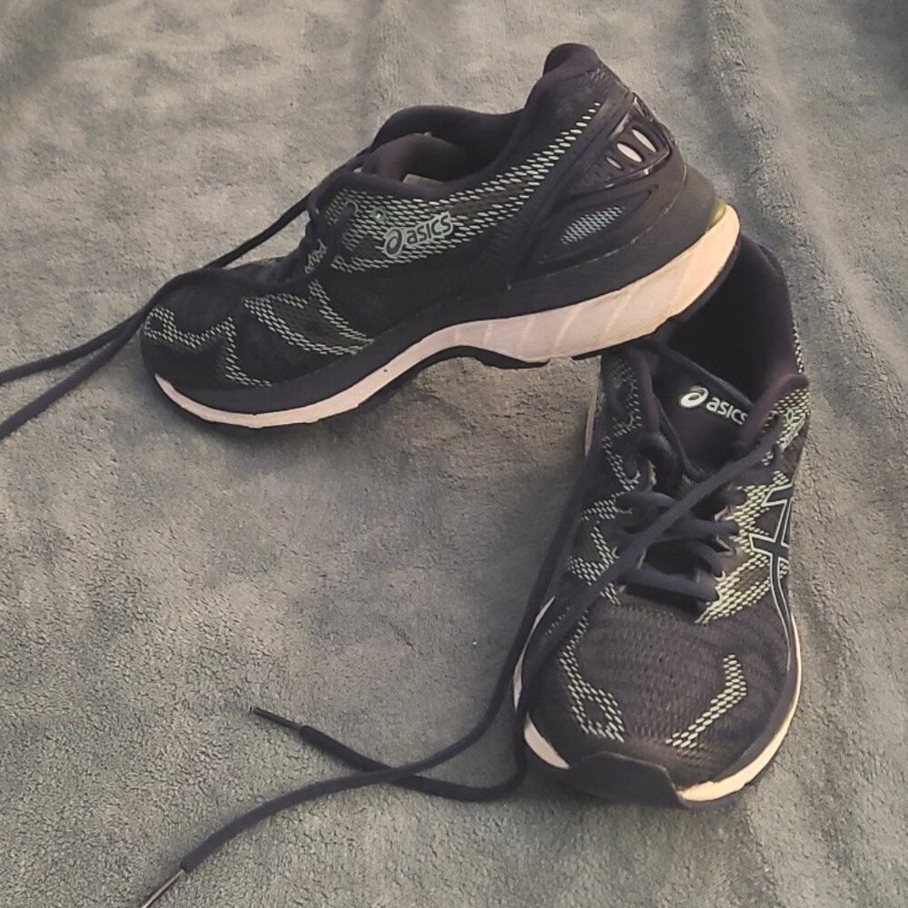 Ladie's ASICS 'Gel Nimbus 20' runners model T850N navy blue  Size 7.5 US